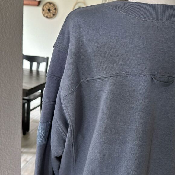 NWOT Free People Crew Neck Sweatshirt Sleeve Pocket Blue Oversized Movement Gym - Picture 7 of 13
